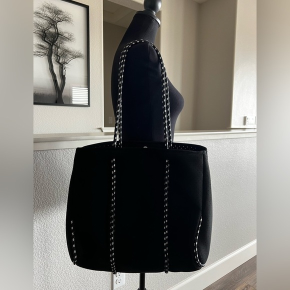 Handbags - Neoprene TOTE BAG - BLACK AND WHITE - NEW